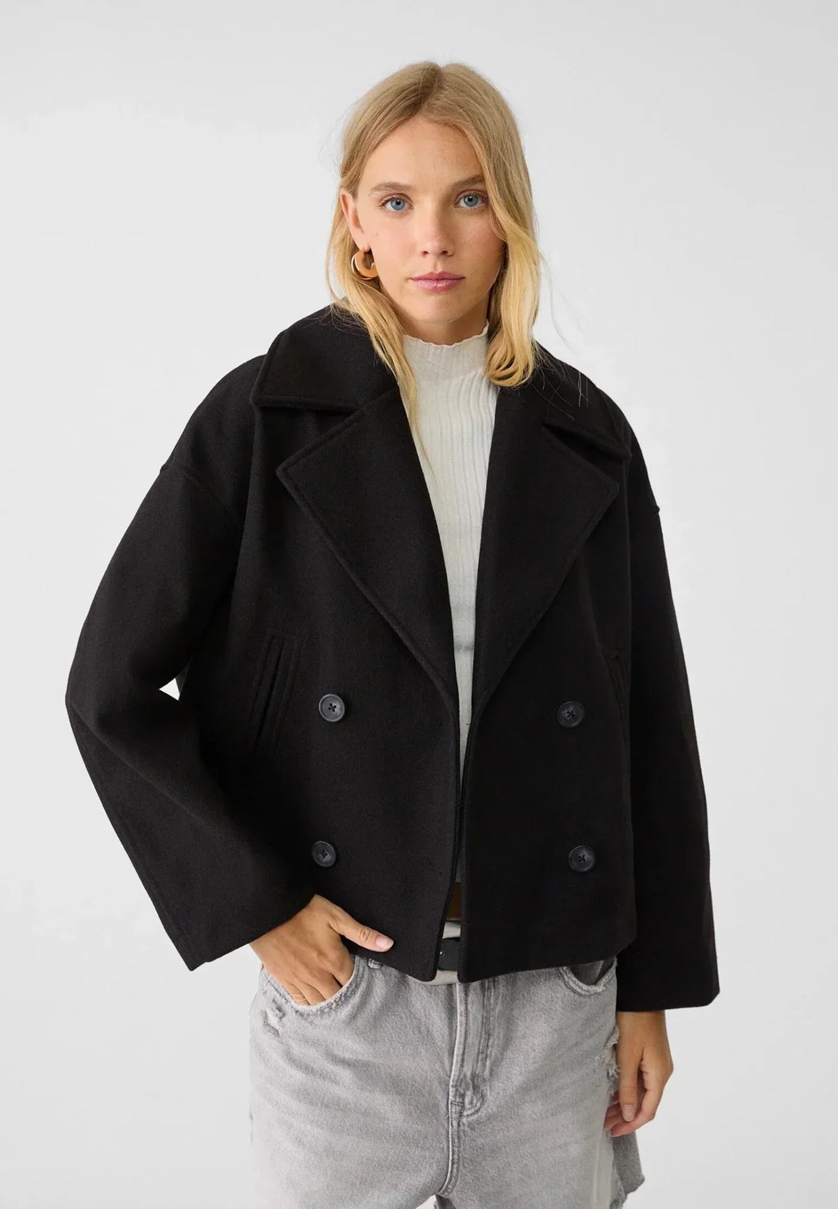 Blazer corto da donna in nero – doppiopetto sartoriale
