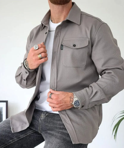 Camicia da uomo slim fit in grigio – con bottoni e taschini