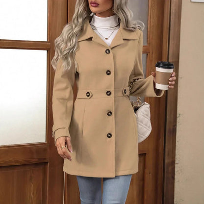 Cappotto autunnale da donna con cintura e revers – foto 11
