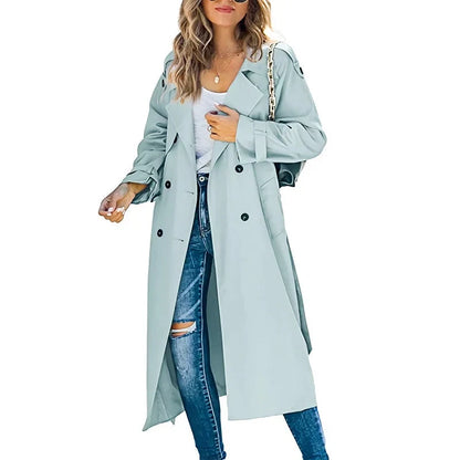 Trench lungo da donna in azzurro – doppiopetto con cintura
